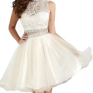 Olivia’s Double V Halter Champagne White sz12
